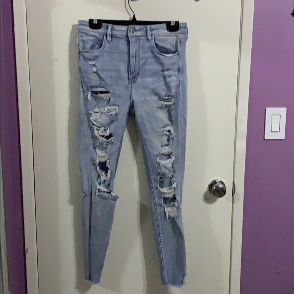 Light Wash Super Hi-Rise Ripped Jegging